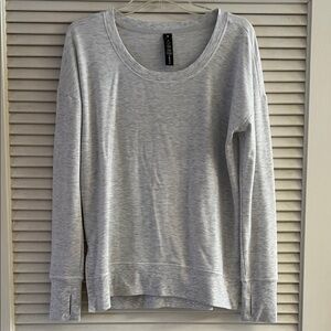 Yogalicious Gray Long Sleeve Shirt